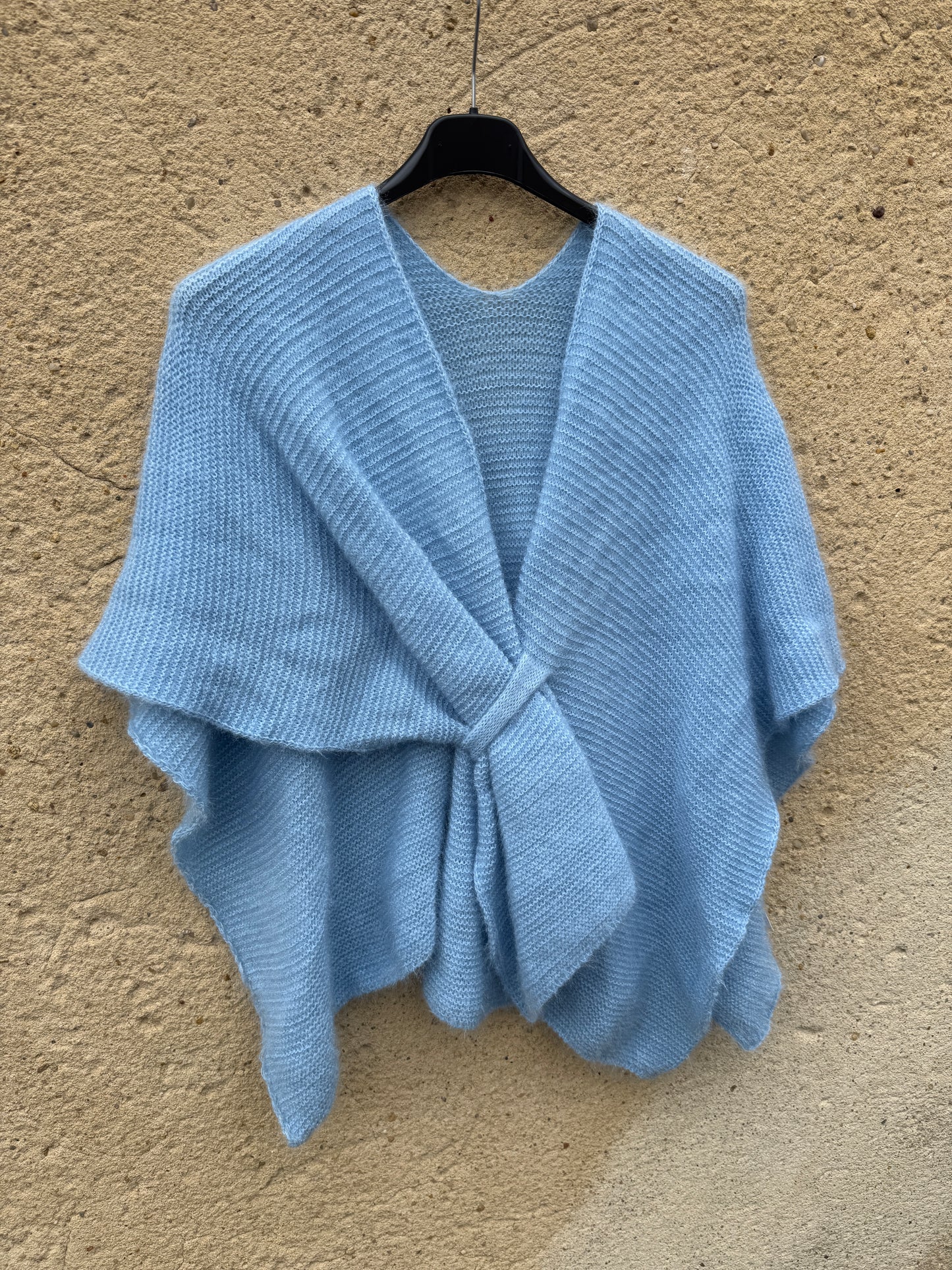 cape mohair femme bleu clair